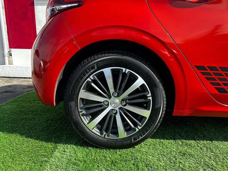 PEUGEOT 208 1.2 VTI 82CV ACTIVE - TOIT PANORAMIQUE / CAMERA RECUL