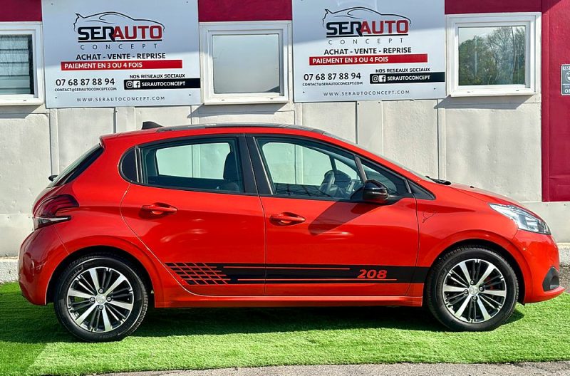 PEUGEOT 208 1.2 VTI 82CV ACTIVE - TOIT PANORAMIQUE / CAMERA RECUL