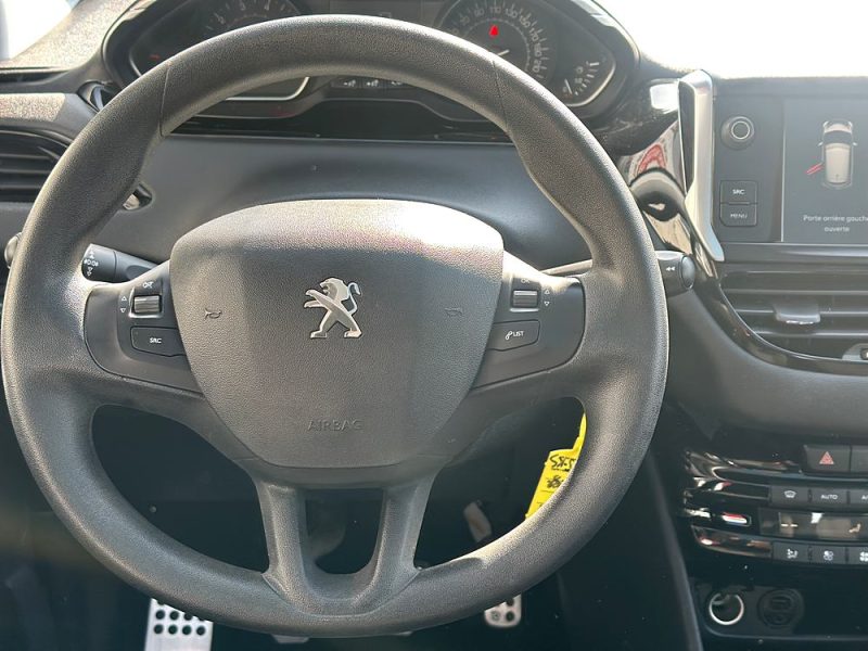 PEUGEOT 208 1.2 VTI 82CV ACTIVE - TOIT PANORAMIQUE / CAMERA RECUL