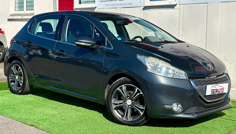 PEUGEOT 208 2012