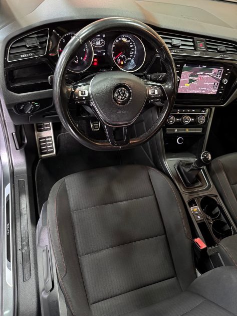 VOLKSWAGEN TOURAN 2017