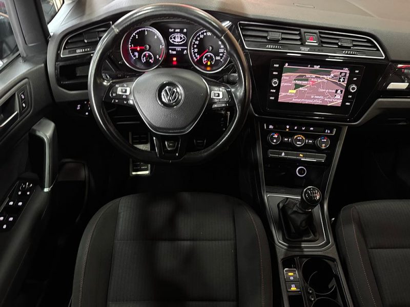 VOLKSWAGEN TOURAN 2017