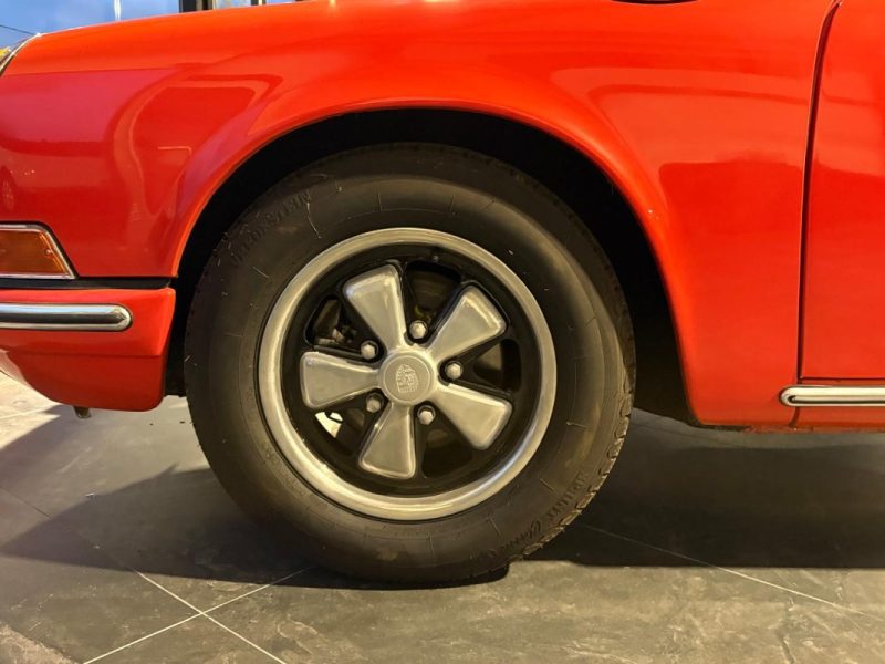   🔹 Porsche 911 2.0 E 140 Ch  Matching Number 🛞 jantes Fuchs 🔦 phares longues portées