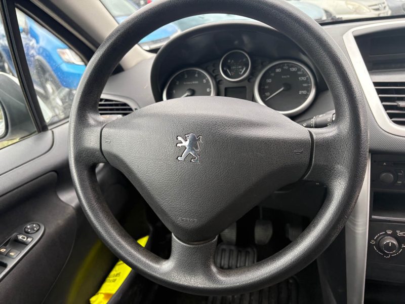 PEUGEOT 207 2011