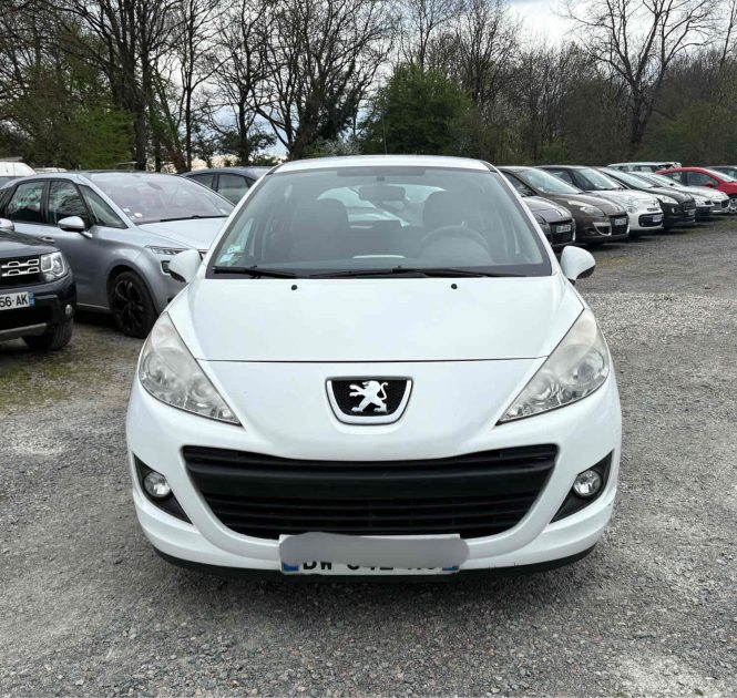 PEUGEOT 207 2011