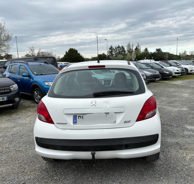 PEUGEOT 207 2011