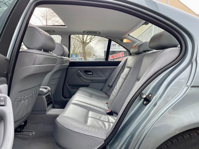 BMW SERIE 5 520i E39 **SUIVI COMPLET**