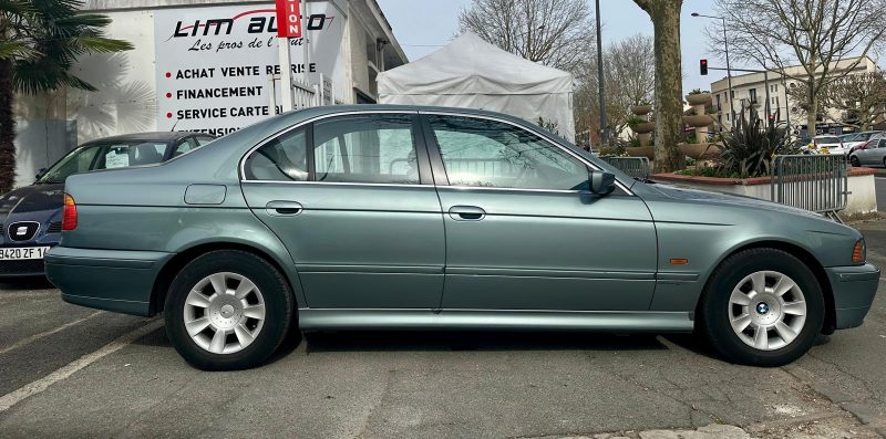 BMW SERIE 5 520i E39 **SUIVI COMPLET**