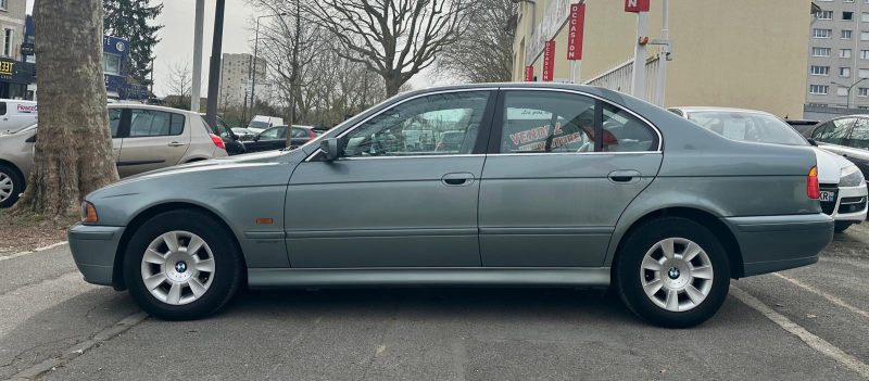 BMW SERIE 5 520i E39 **SUIVI COMPLET**