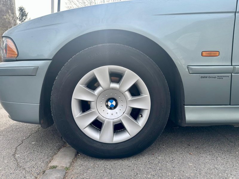 BMW SERIE 5 520i E39 **SUIVI COMPLET**