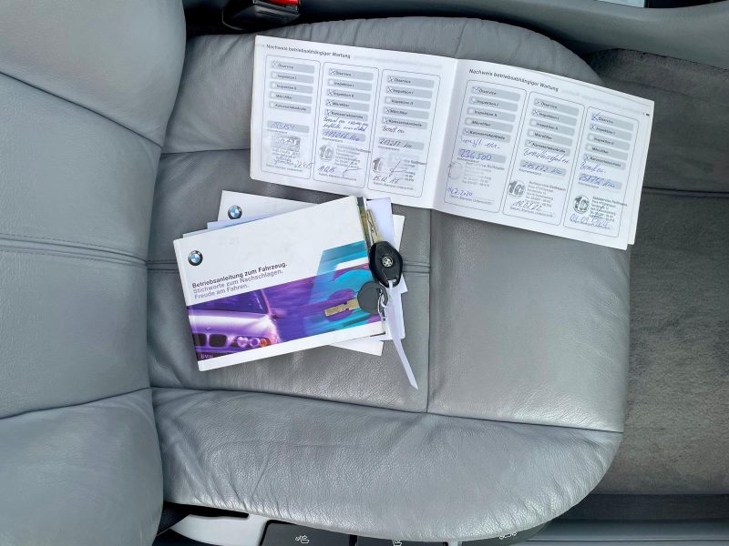 BMW SERIE 5 520i E39 **SUIVI COMPLET**