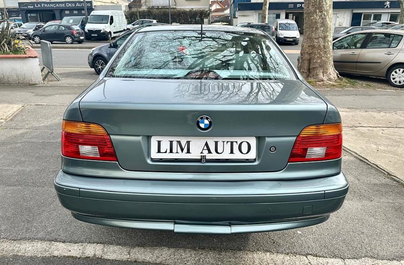 BMW SERIE 5 520i E39 **SUIVI COMPLET**