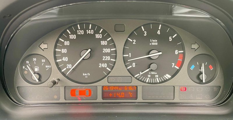 BMW SERIE 5 520i E39 **SUIVI COMPLET**