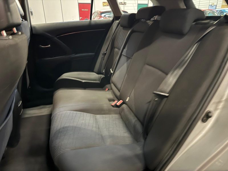 TOYOTA AVENSIS  SW 2.0 D4D 126 Dynamic 