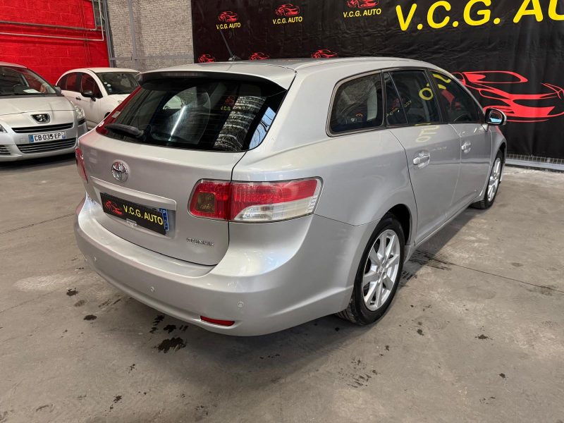 TOYOTA AVENSIS  SW 2.0 D4D 126 Dynamic 