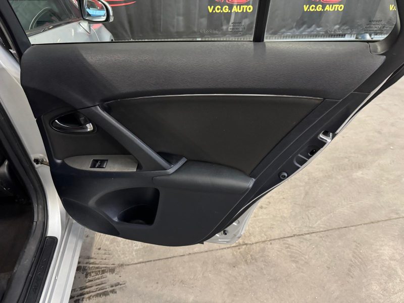 TOYOTA AVENSIS  SW 2.0 D4D 126 Dynamic 