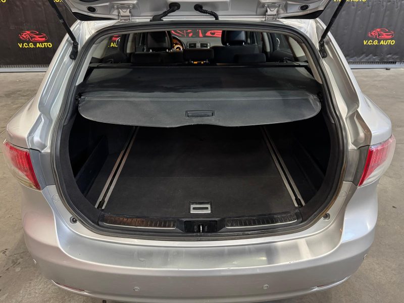 TOYOTA AVENSIS  SW 2.0 D4D 126 Dynamic 