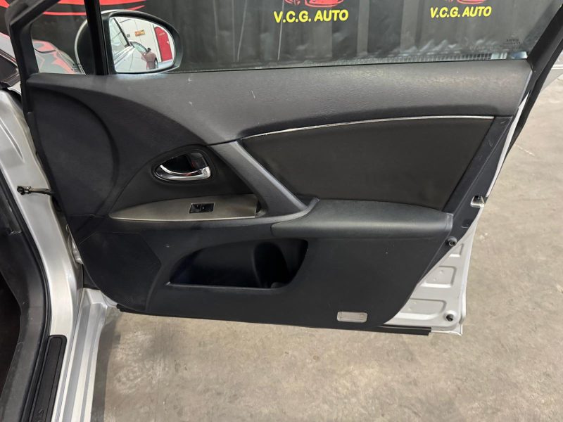 TOYOTA AVENSIS  SW 2.0 D4D 126 Dynamic 