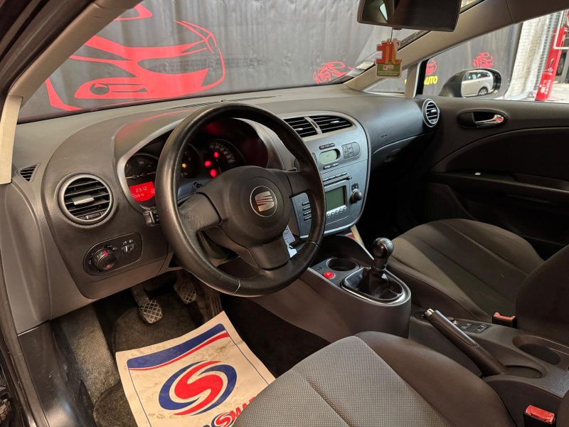 SEAT LEON 1.6i 102 Reference