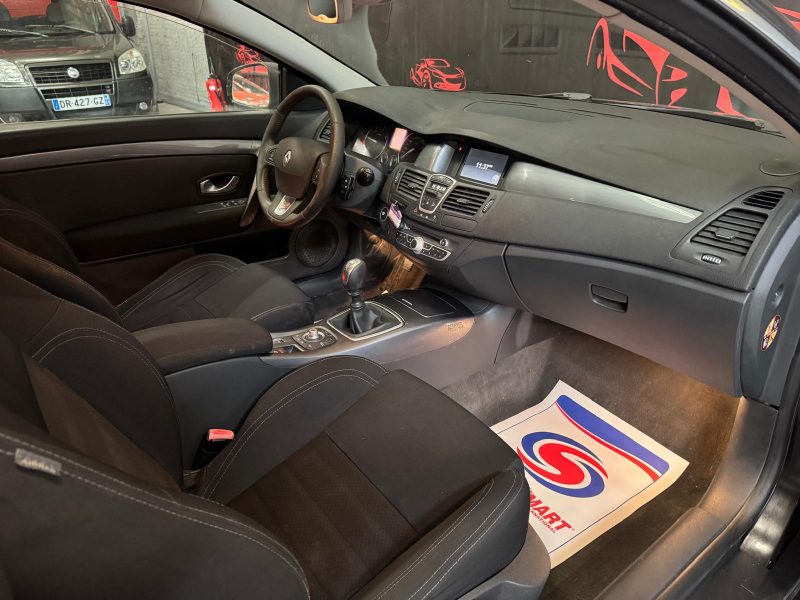 RENAULT LAGUNA Coupé 2.0 dCi 150 Black Edition 