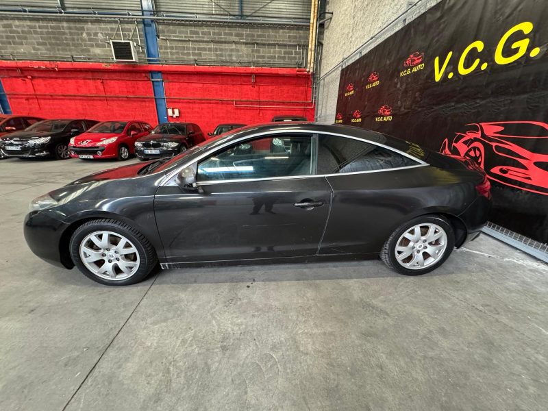 RENAULT LAGUNA Coupé 2.0 dCi 150 Black Edition 