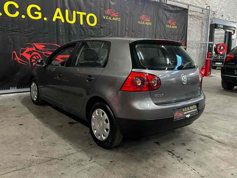 VOLKSWAGEN GOLF 1.9 TDI 105 Trendline 