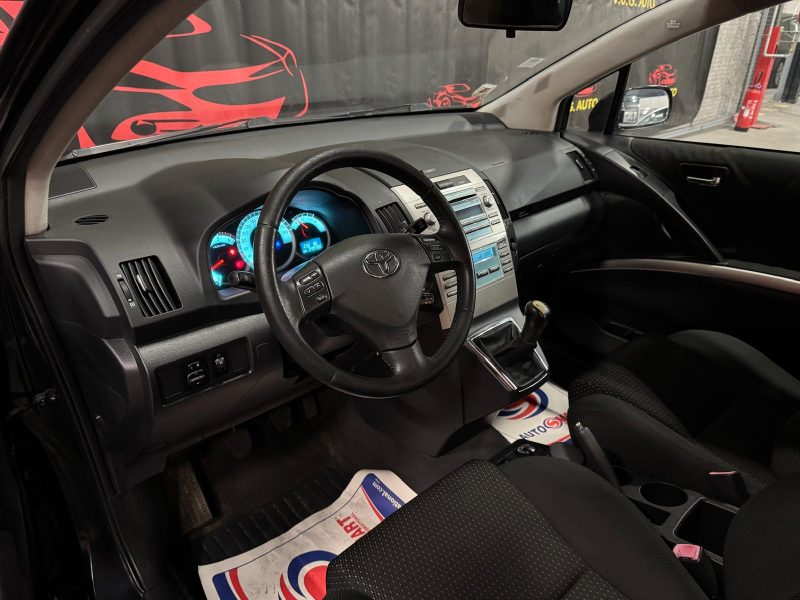 TOYOTA COROLLA Verso D-4D 136 Techno 