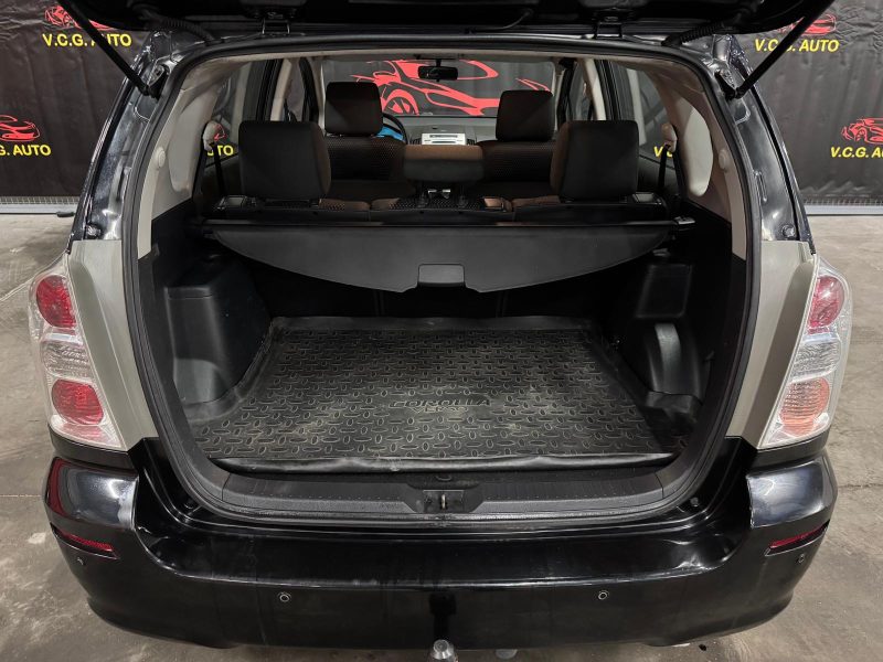 TOYOTA COROLLA Verso D-4D 136 Techno 