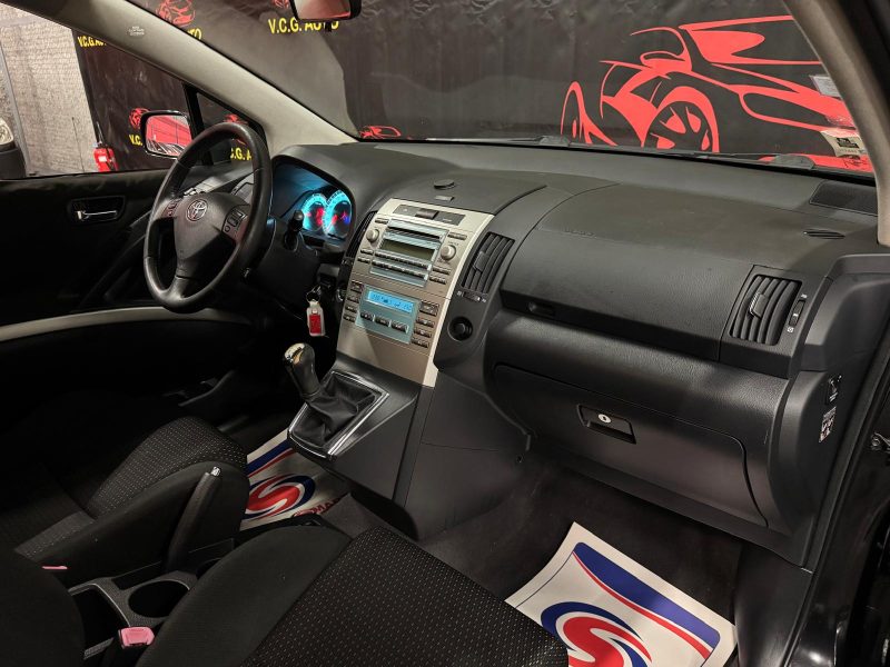 TOYOTA COROLLA Verso D-4D 136 Techno 