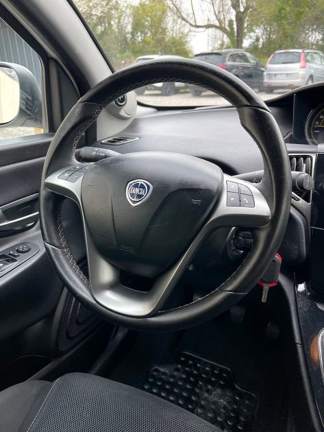 LANCIA YPSILON 2013