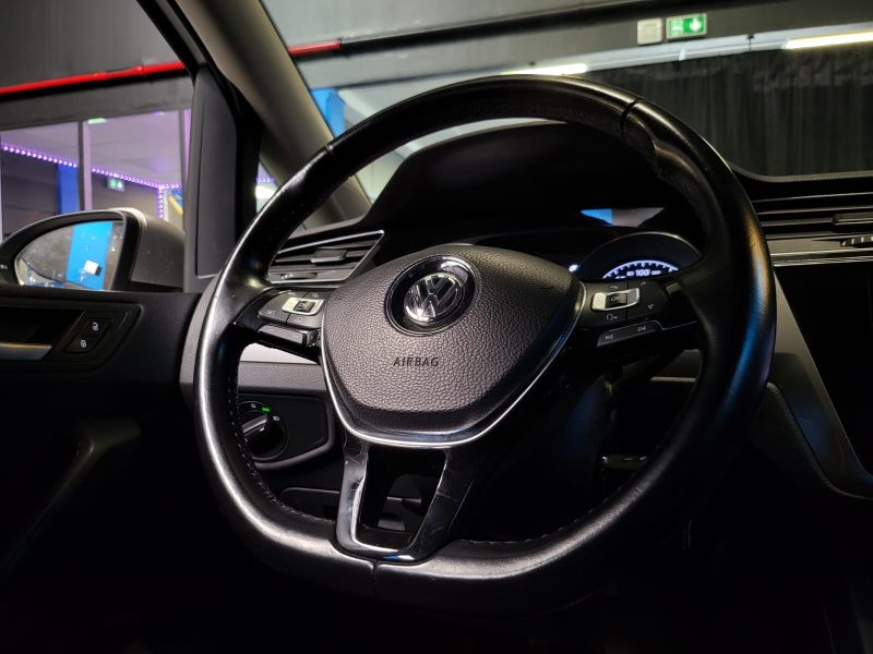 VOLKSWAGEN TOURAN 1.6 TDI 115CV TRENDLINE / 7 PLACES + APPLE CARPLAY + RADAR DE RECUL /