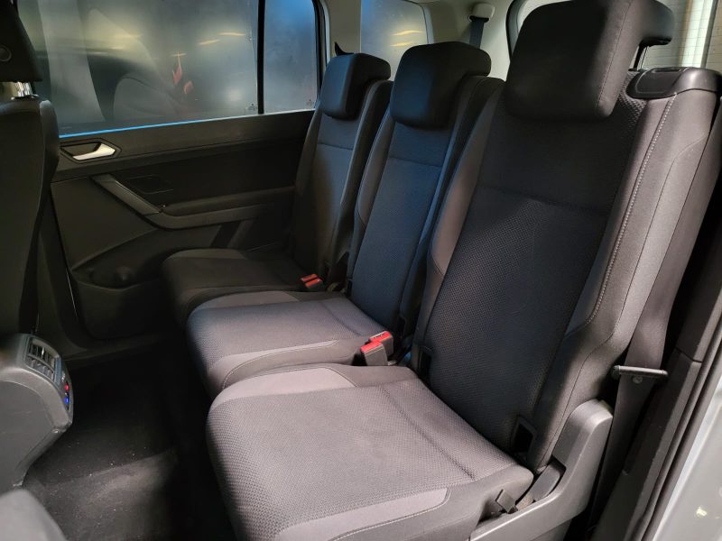 VOLKSWAGEN TOURAN 1.6 TDI 115CV TRENDLINE / 7 PLACES + APPLE CARPLAY + RADAR DE RECUL /