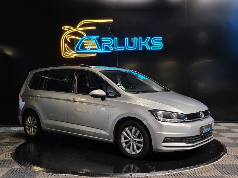 VOLKSWAGEN TOURAN 1.6 TDI 115CV TRENDLINE / 7 PLACES + APPLE CARPLAY + RADAR DE RECUL /