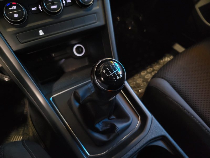 VOLKSWAGEN TOURAN 1.6 TDI 115CV TRENDLINE / 7 PLACES + APPLE CARPLAY + RADAR DE RECUL /