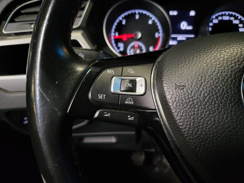 VOLKSWAGEN TOURAN 1.6 TDI 115CV TRENDLINE / 7 PLACES + APPLE CARPLAY + RADAR DE RECUL /