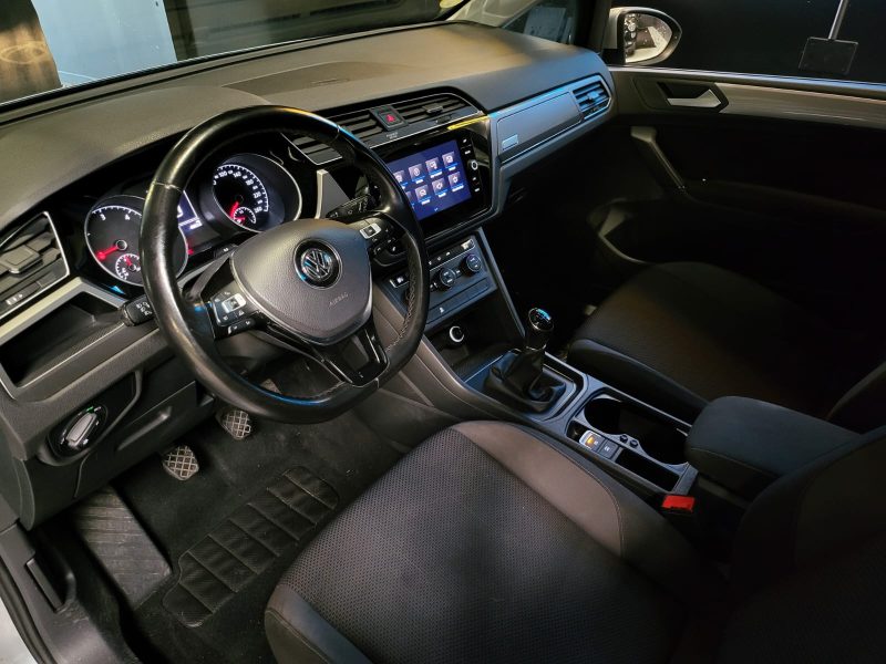 VOLKSWAGEN TOURAN 1.6 TDI 115CV TRENDLINE / 7 PLACES + APPLE CARPLAY + RADAR DE RECUL /