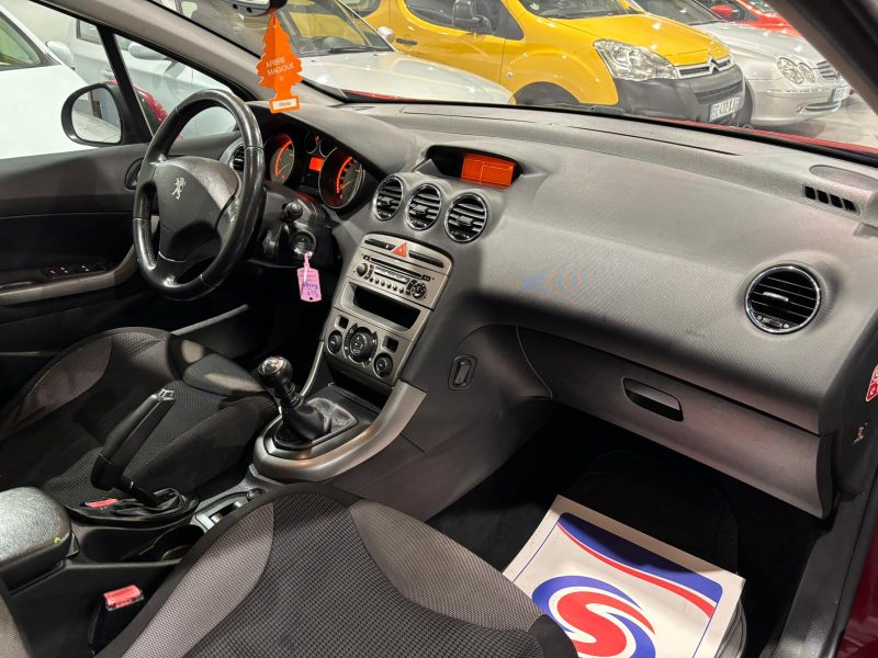 PEUGEOT 308 1.6 HDI 110 Confort 