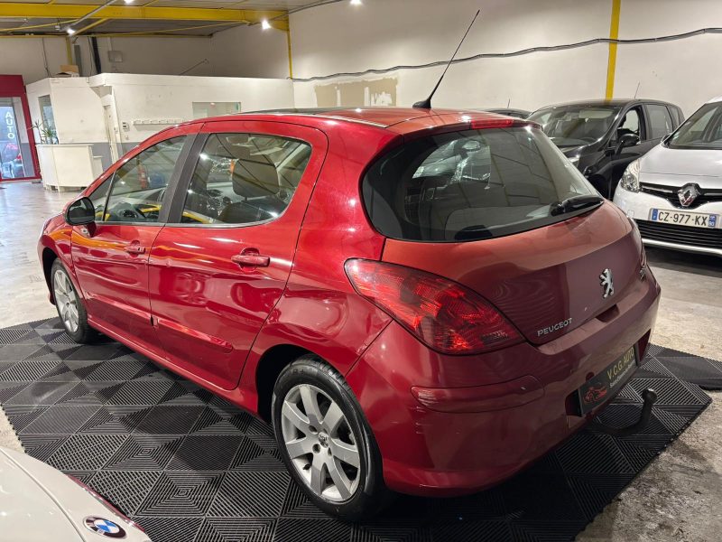 PEUGEOT 308 1.6 HDI 110 Confort 