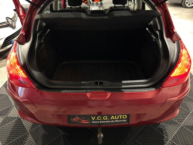 PEUGEOT 308 1.6 HDI 110 Confort 