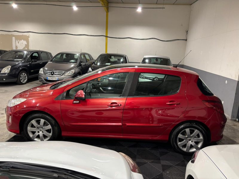 PEUGEOT 308 1.6 HDI 110 Confort 