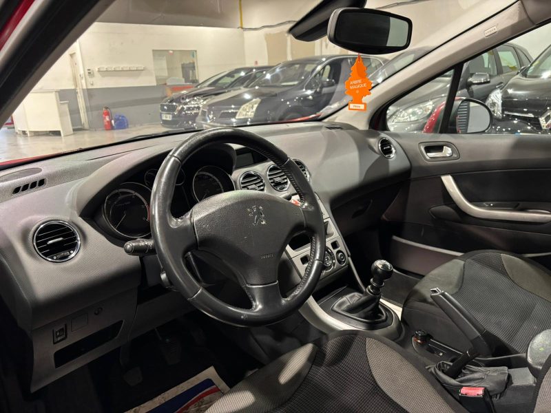 PEUGEOT 308 1.6 HDI 110 Confort 
