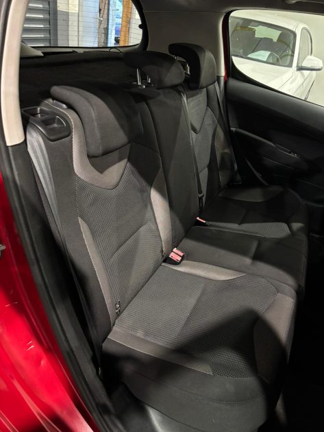 PEUGEOT 308 1.6 HDI 110 Confort 