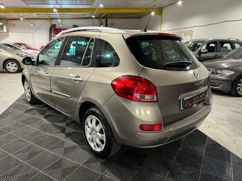 RENAULT CLIO III Grandtour 1.5 dCi 88 Carminat TomTom 