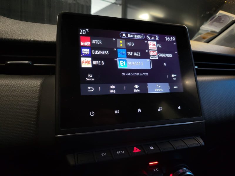 RENAULT CLIO V ETECH 140cv BUSINESS / SUIVI RENAULT / CARPLAY / VIRTUAL COCKPIT / RADAR DE RECUL