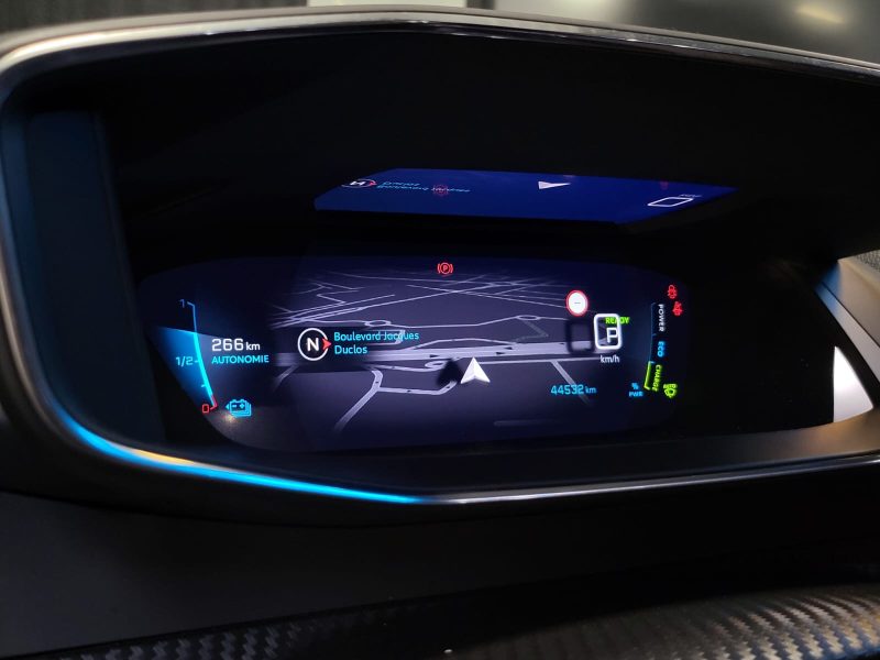 PEUGEOT 208 E-208 GT LINE 136cv / VIRTUAL COCKPIT / CAMERA / CARPLAY / KEYLESS