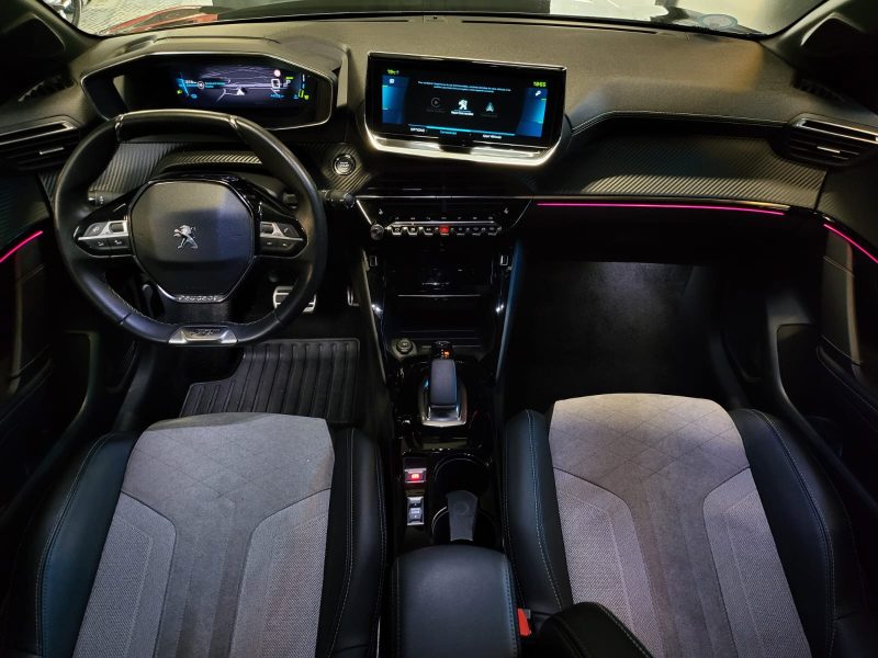 PEUGEOT 208 E-208 GT LINE 136cv / VIRTUAL COCKPIT / CAMERA / CARPLAY / KEYLESS