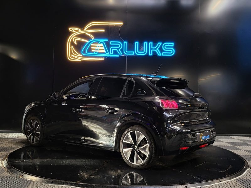 PEUGEOT 208 E-208 GT LINE 136cv / VIRTUAL COCKPIT / CAMERA / CARPLAY / KEYLESS