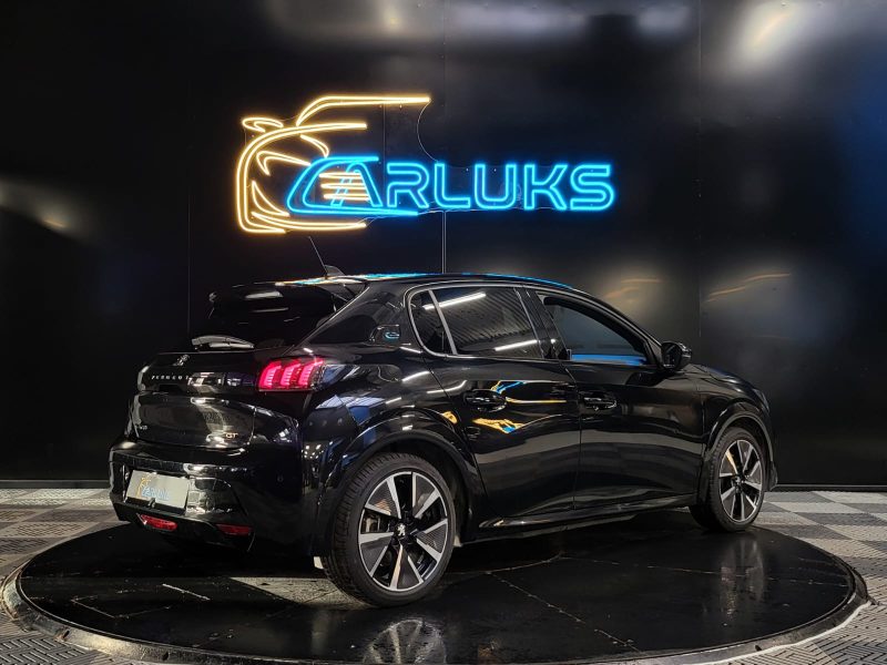 PEUGEOT 208 E-208 GT LINE 136cv / VIRTUAL COCKPIT / CAMERA / CARPLAY / KEYLESS