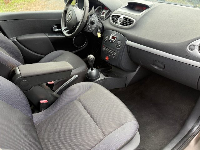 RENAULT CLIO 2009 - 176000 KM