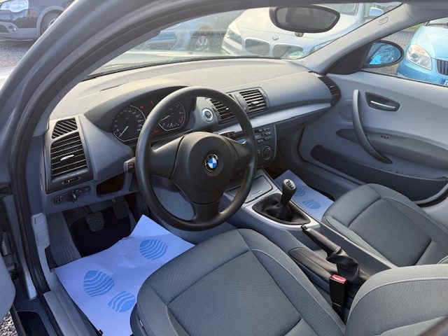 BMW 1er 116i  2006 - 63866 KM